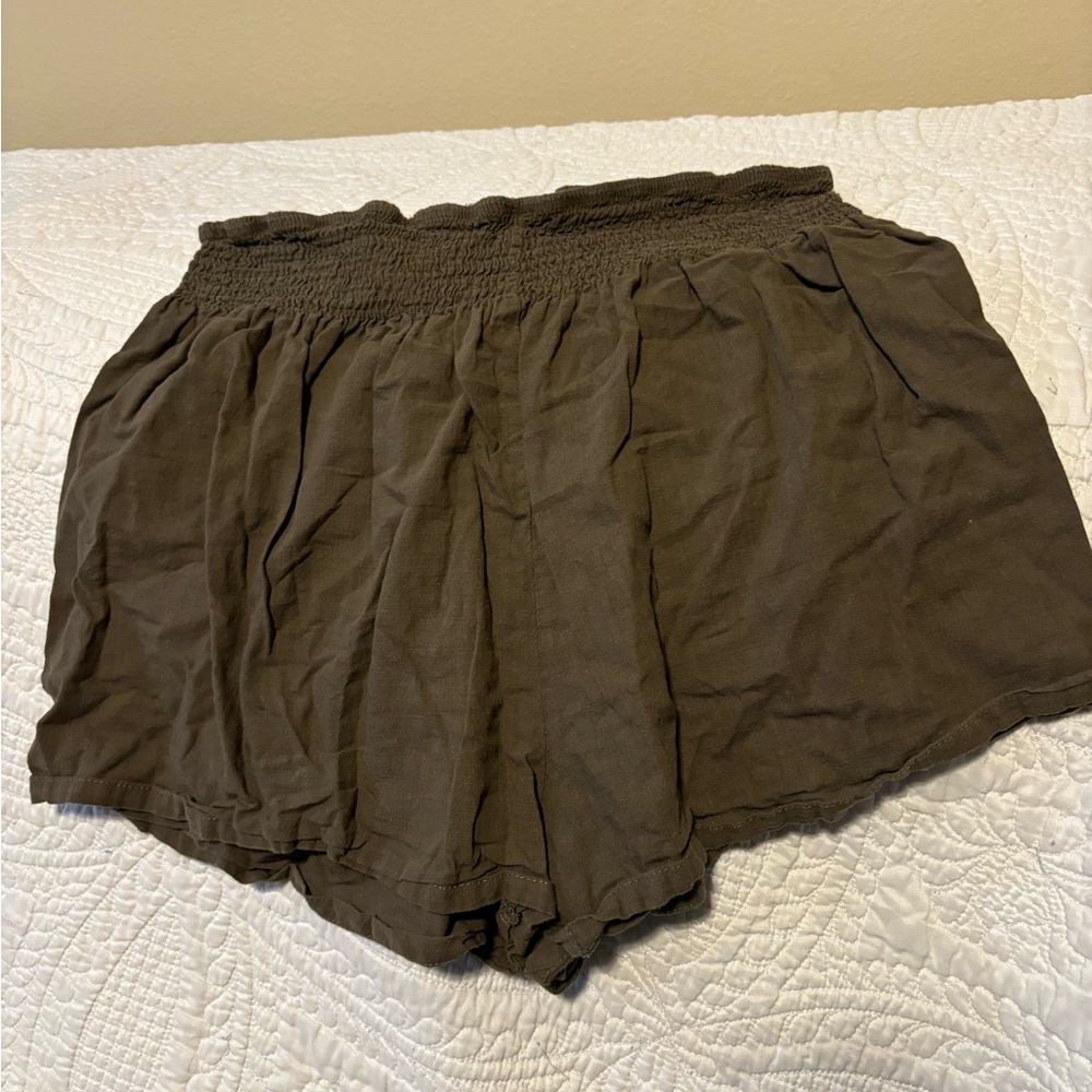 Women’s green linen short size 1xl